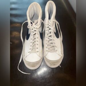 Nike Blazers White & Black size 6.5y